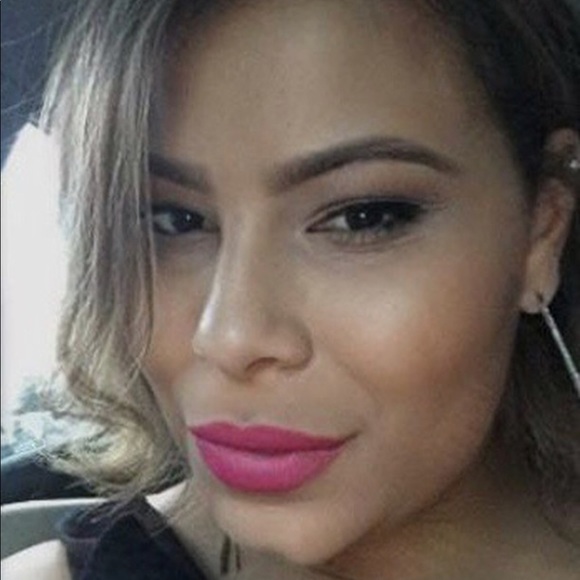 Meet your Posher, Isa Laz @Lztyles - Picture 1 of 1